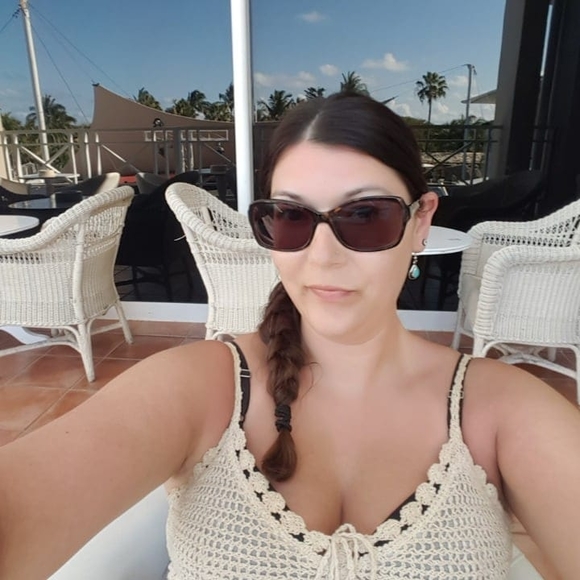 Meet your Posher, Rachele - Picture 1 of 1